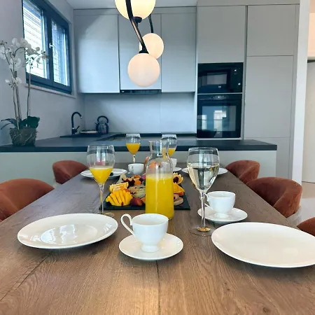 Luxury Aquamarine Apartamento Kožino